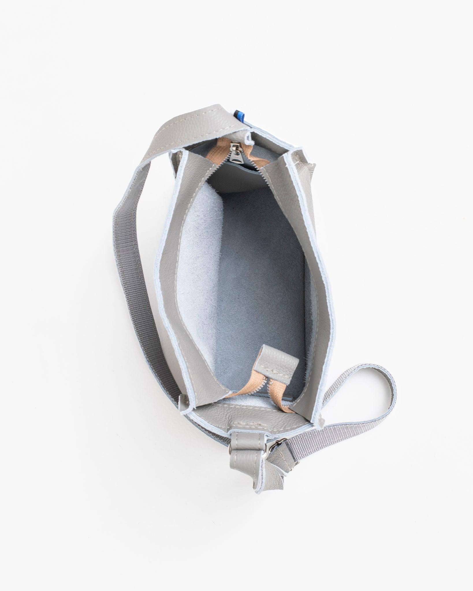 Bolso de hombro Folk 1 - Gris Claro - ZYOUNAT Boutique