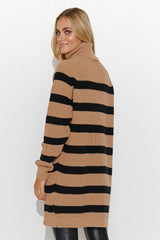 Jersey de cuello alto modelo 187972 Makadamia