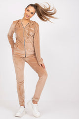 Conjunto modelo 191133 Relevance