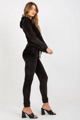 Conjunto modelo 177077 Relevance