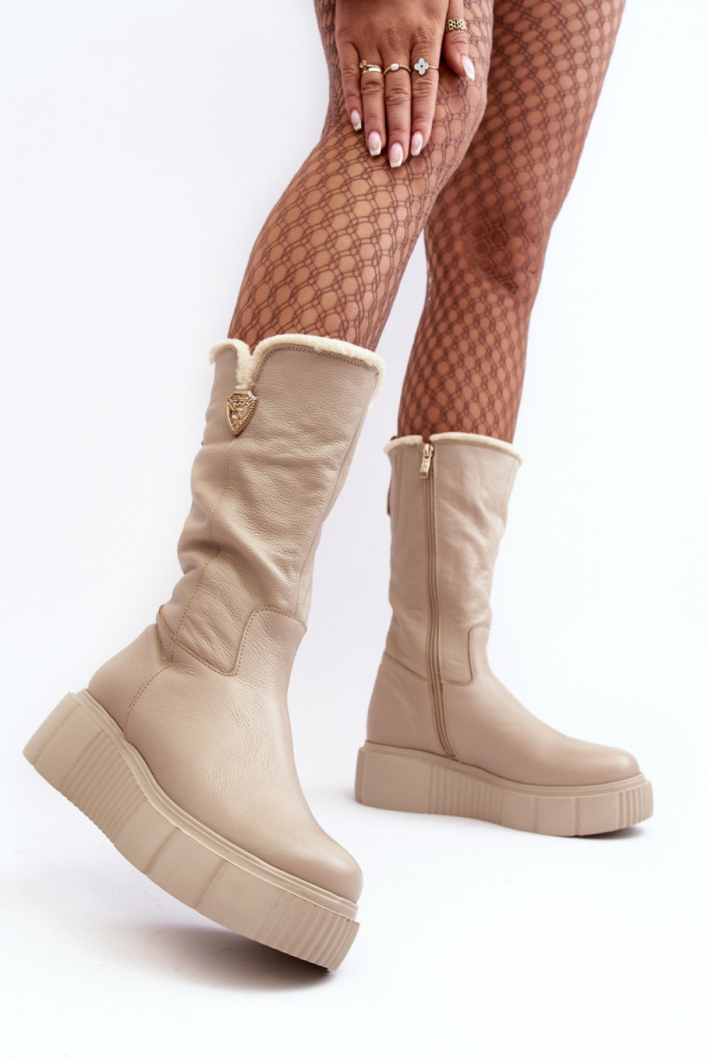 Botas de piel modelo 188530 Camina con estilo