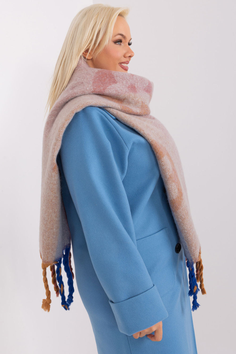 Mantón modelo 190553 AT