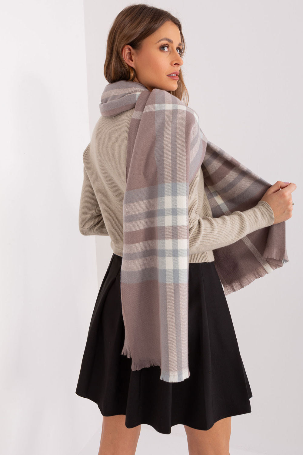 Mantón modelo 190568 AT