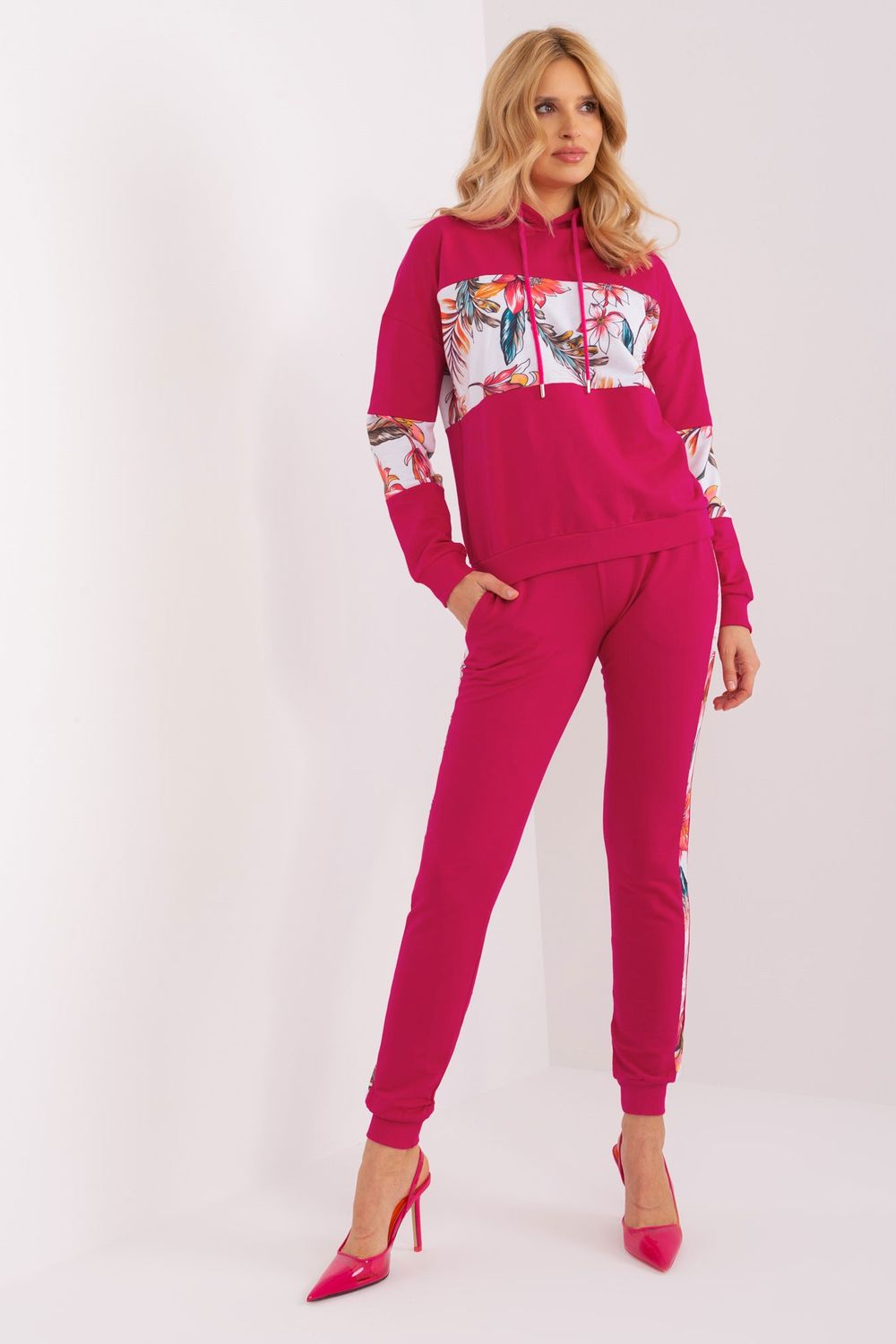 Conjunto modelo 191239 Relevance