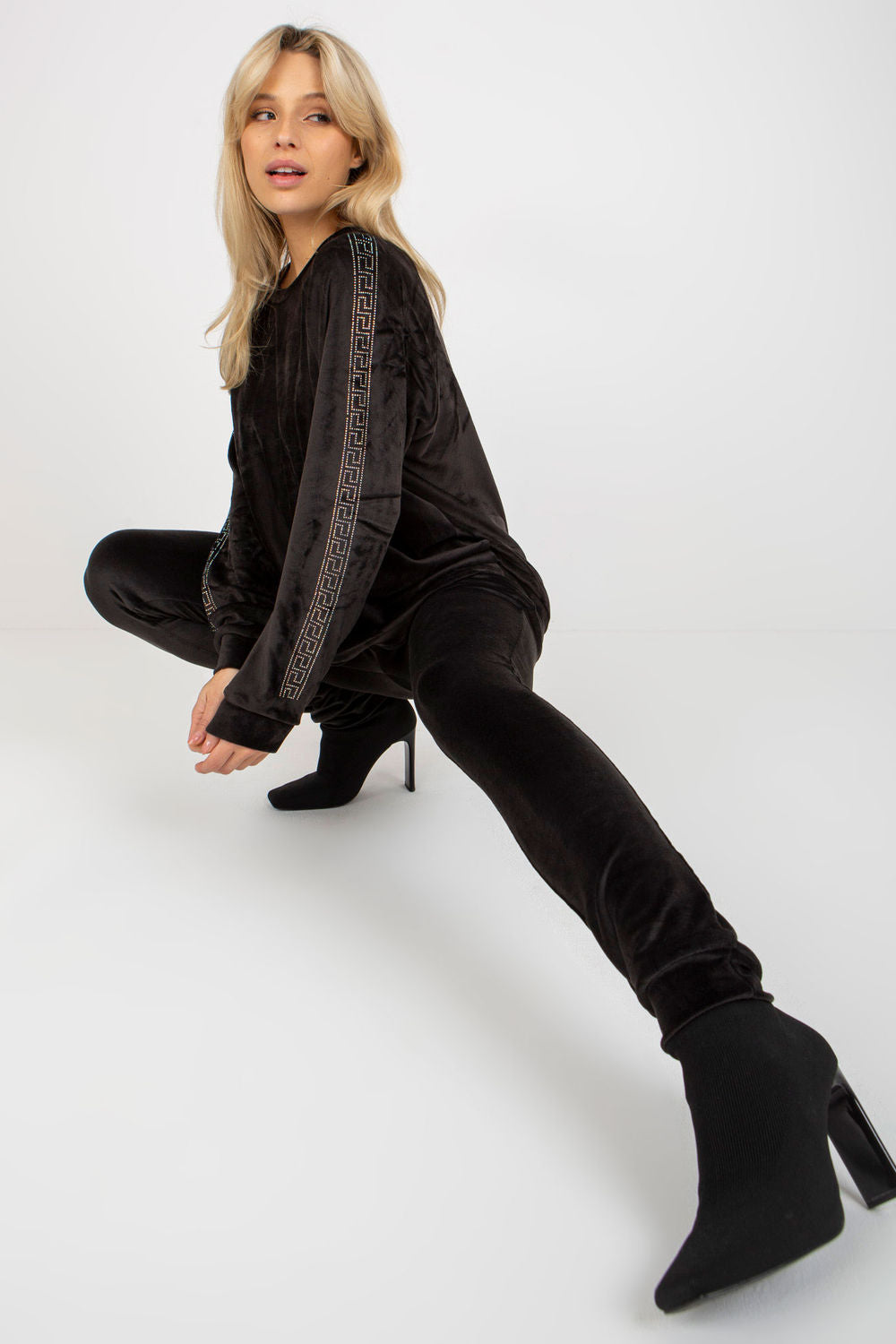 Conjunto modelo 191244 Relevance
