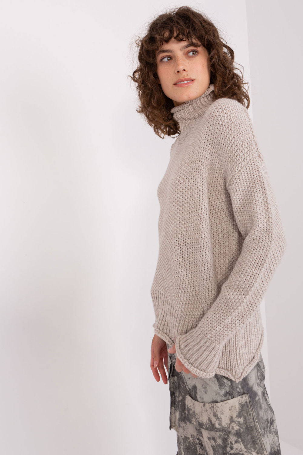Cuello alto modelo 191420 Badu