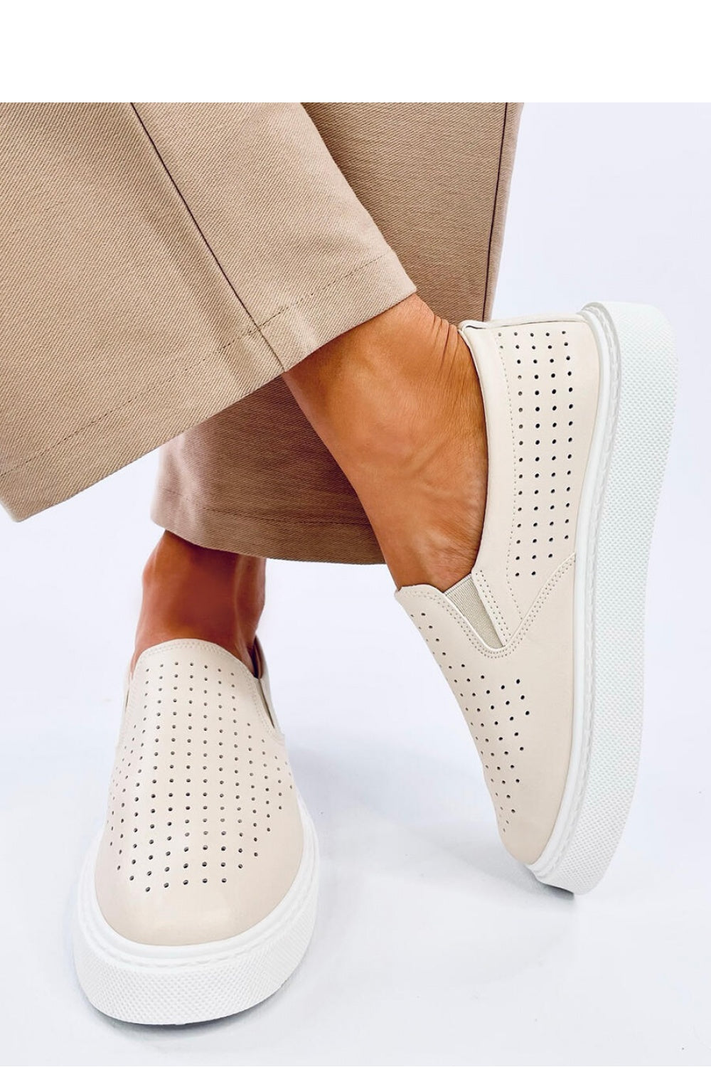 Zapatillas Slip-On modelo 192606 Inello