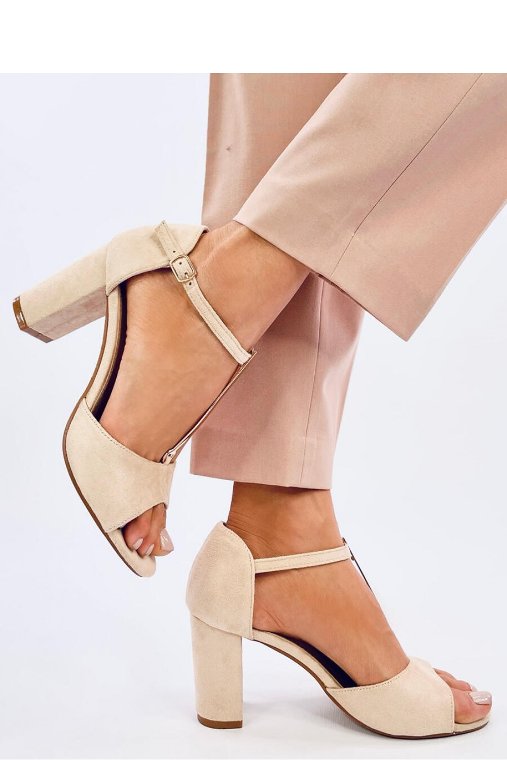 Sandalias tacón modelo 192792 Inello