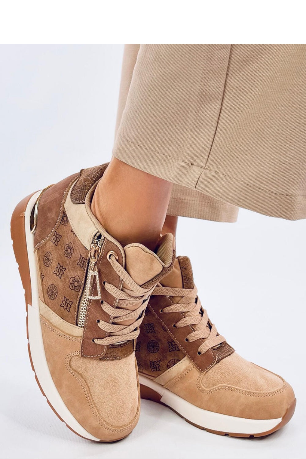 Deportivas tacón cuña modelo 192885 Inello