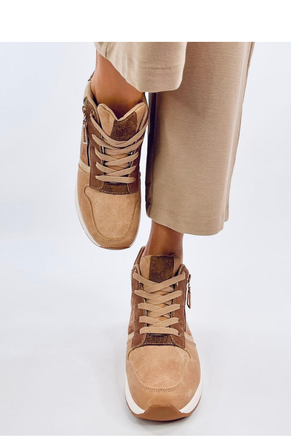 Deportivas tacón cuña modelo 192885 Inello