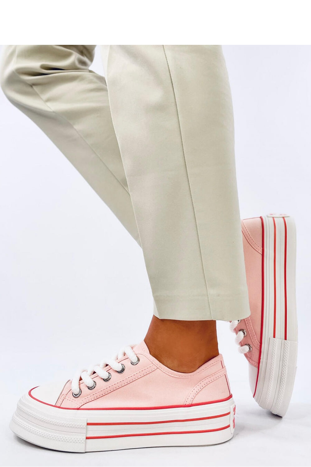 Zapatillas modelo 193874 Inello
