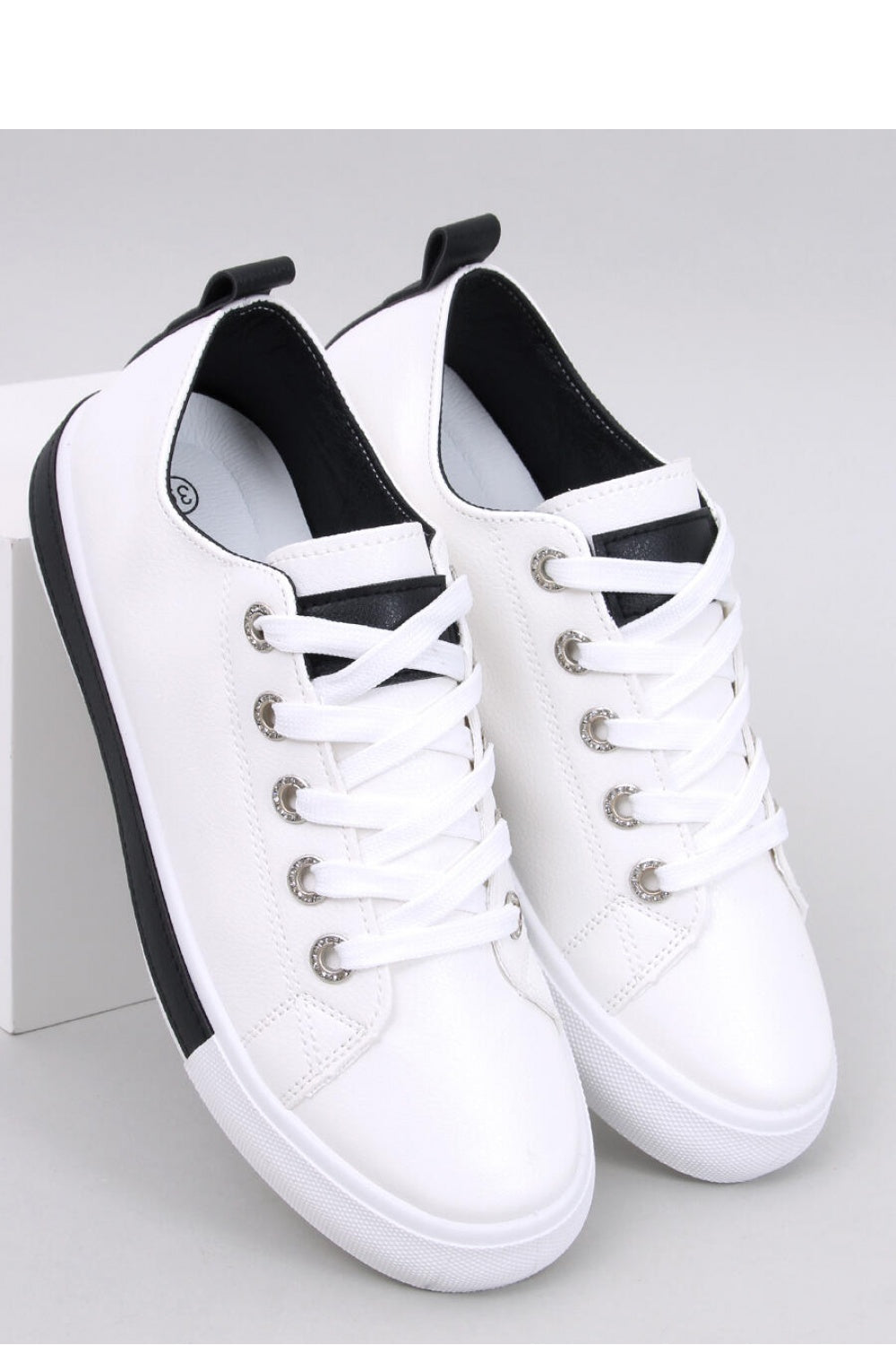 Zapatillas modelo 194032 Inello