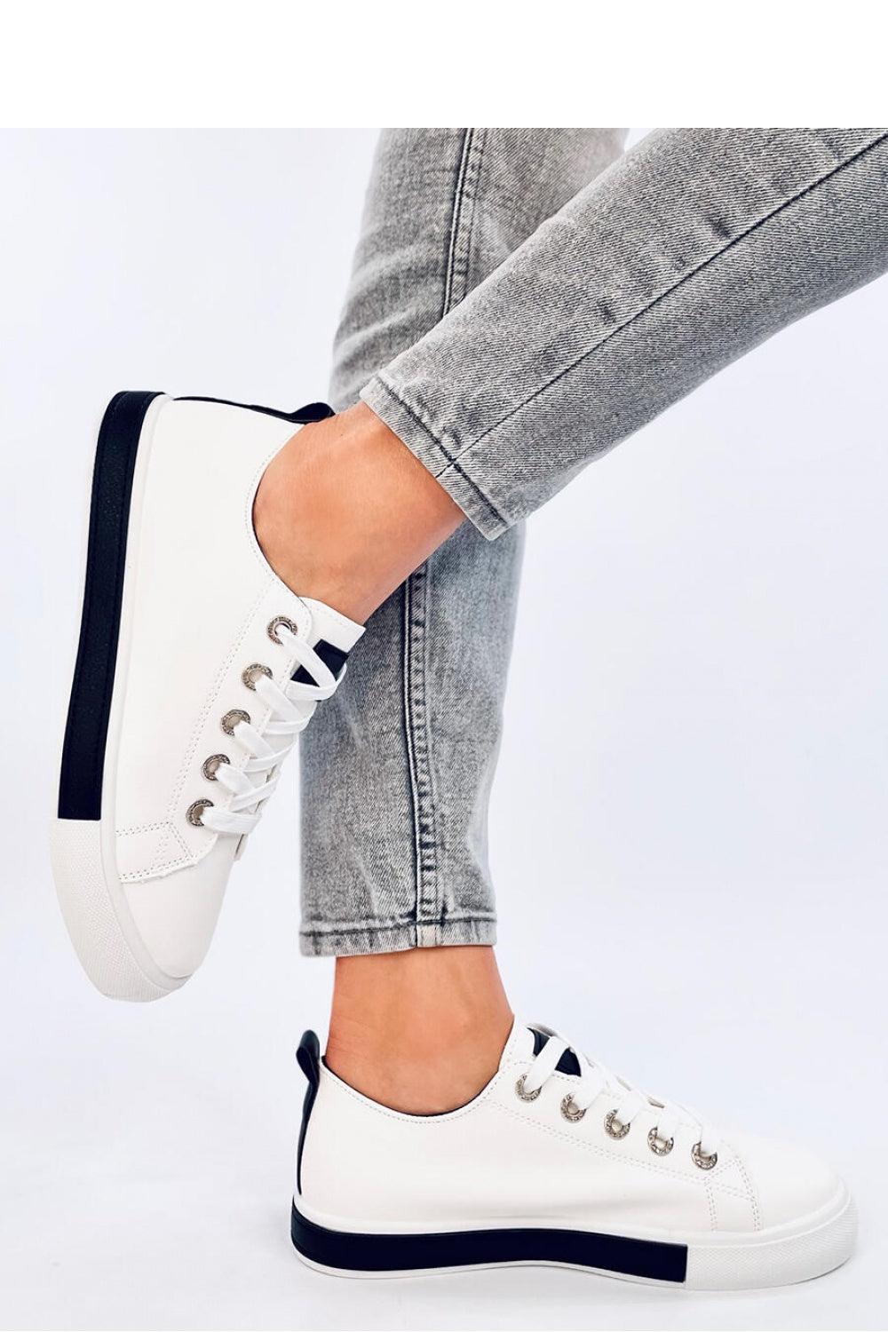 Zapatillas modelo 194032 Inello