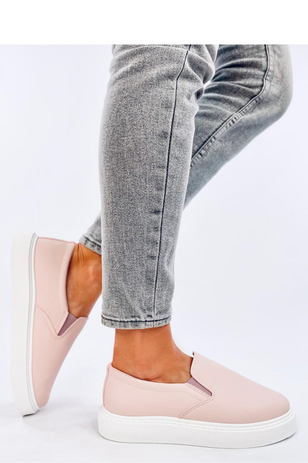 Zapatillas Slip-On modelo 194252 Inello