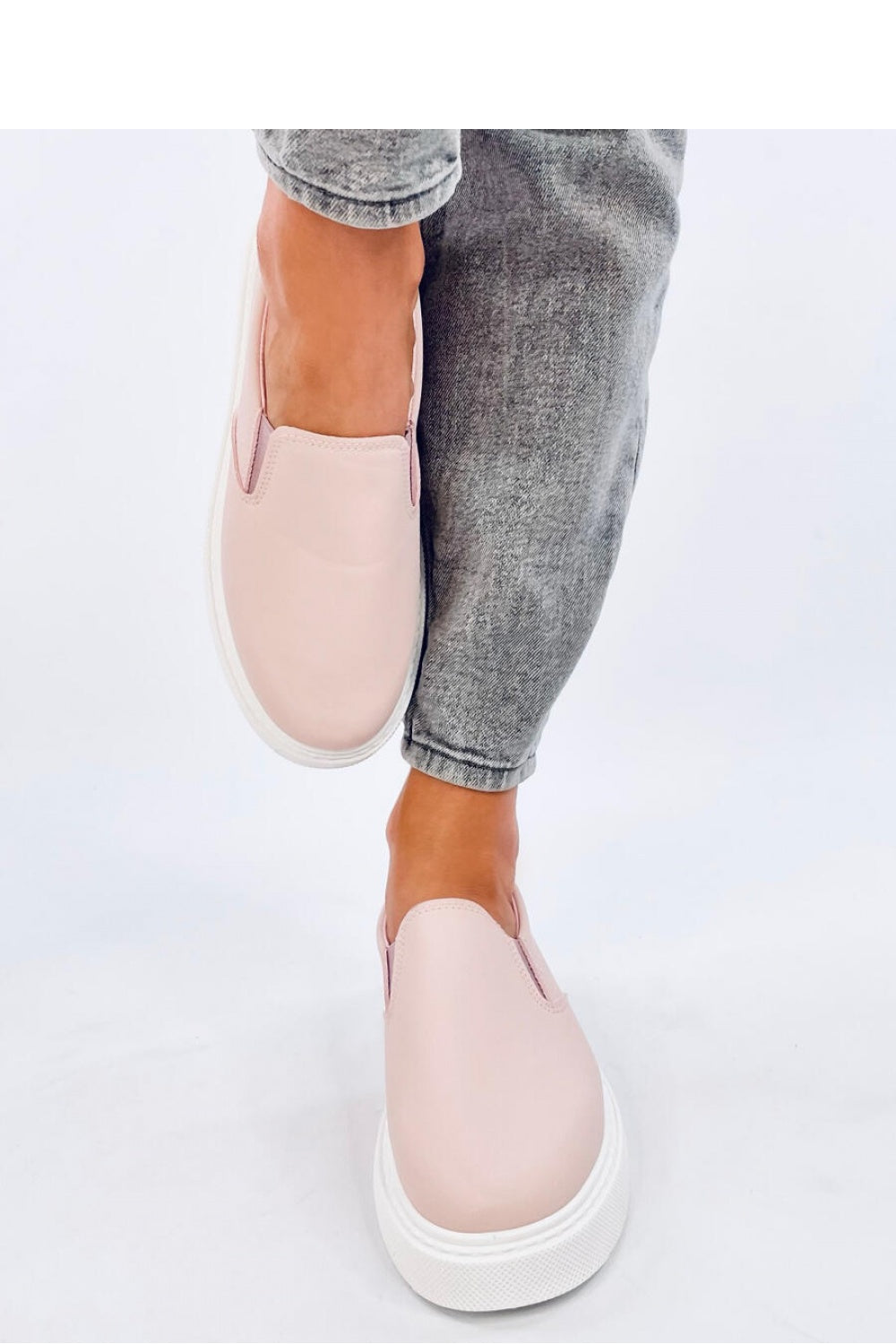 Zapatillas Slip-On modelo 194252 Inello