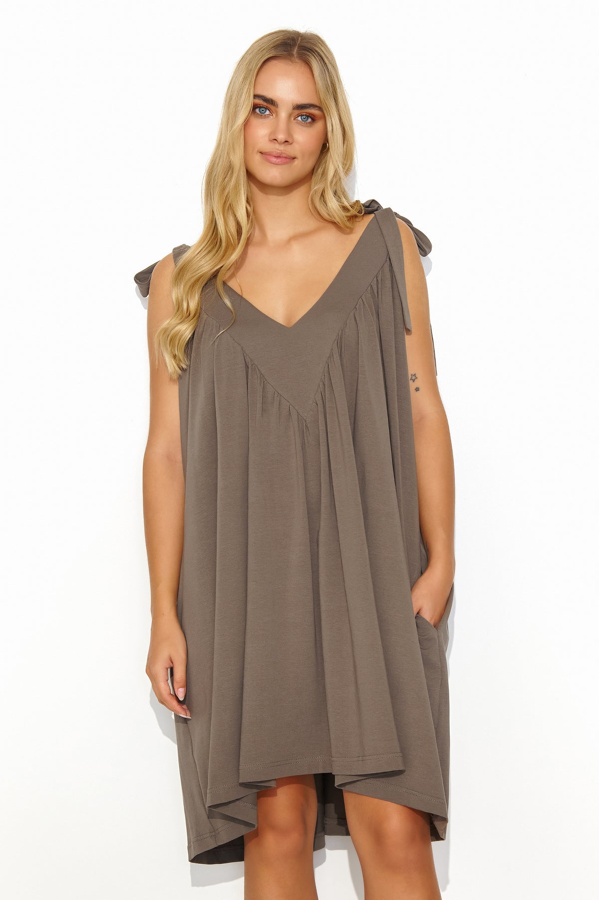 Vestido de día modelo 194346 Makadamia