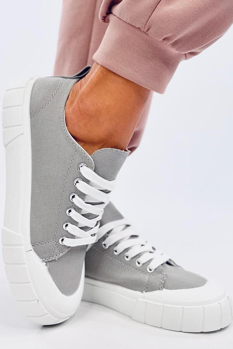 Zapatillas modelo 195550 Inello