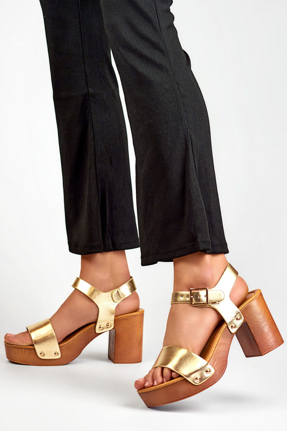 Sandalias tacón modelo 196986 PRIMO
