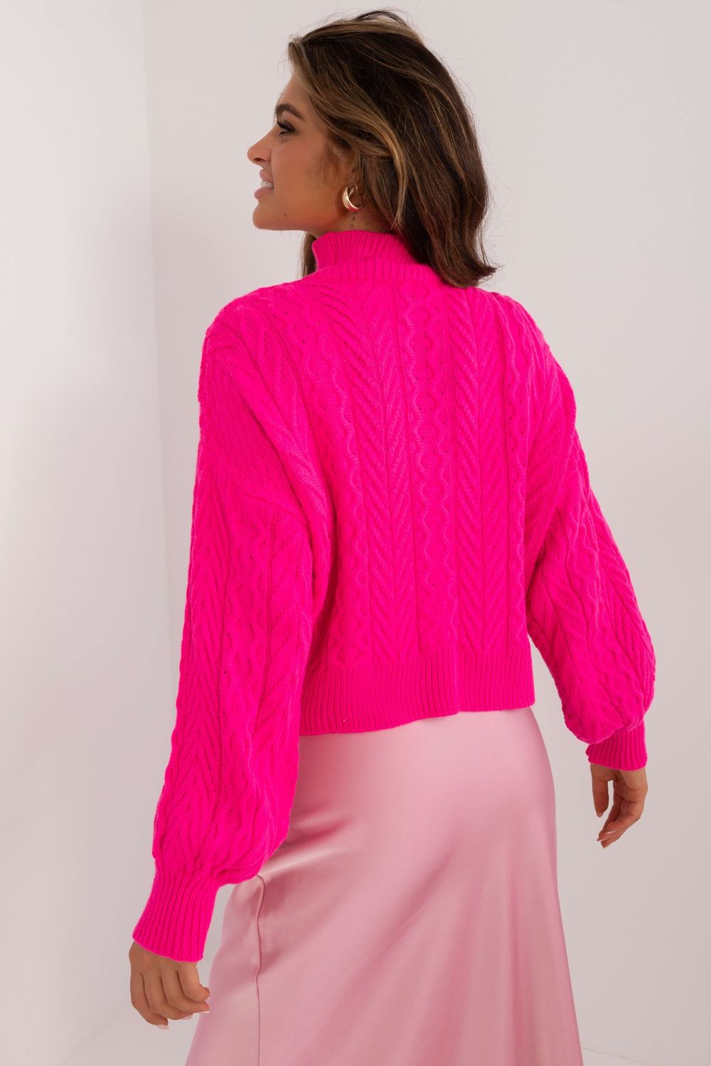 Cuello alto modelo 199247 Badu