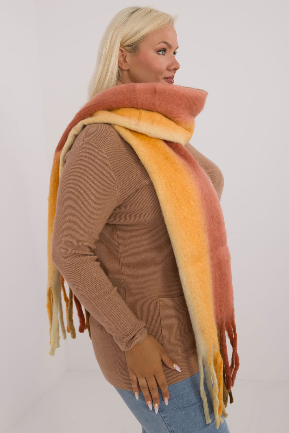 Mantón modelo 200284 AT