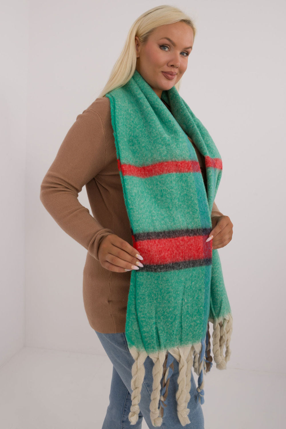 Mantón modelo 200287 AT
