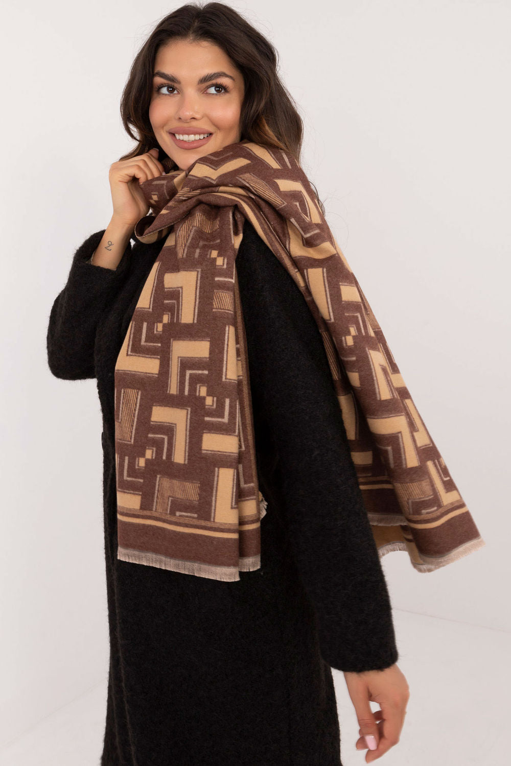 Mantón modelo 200538 AT