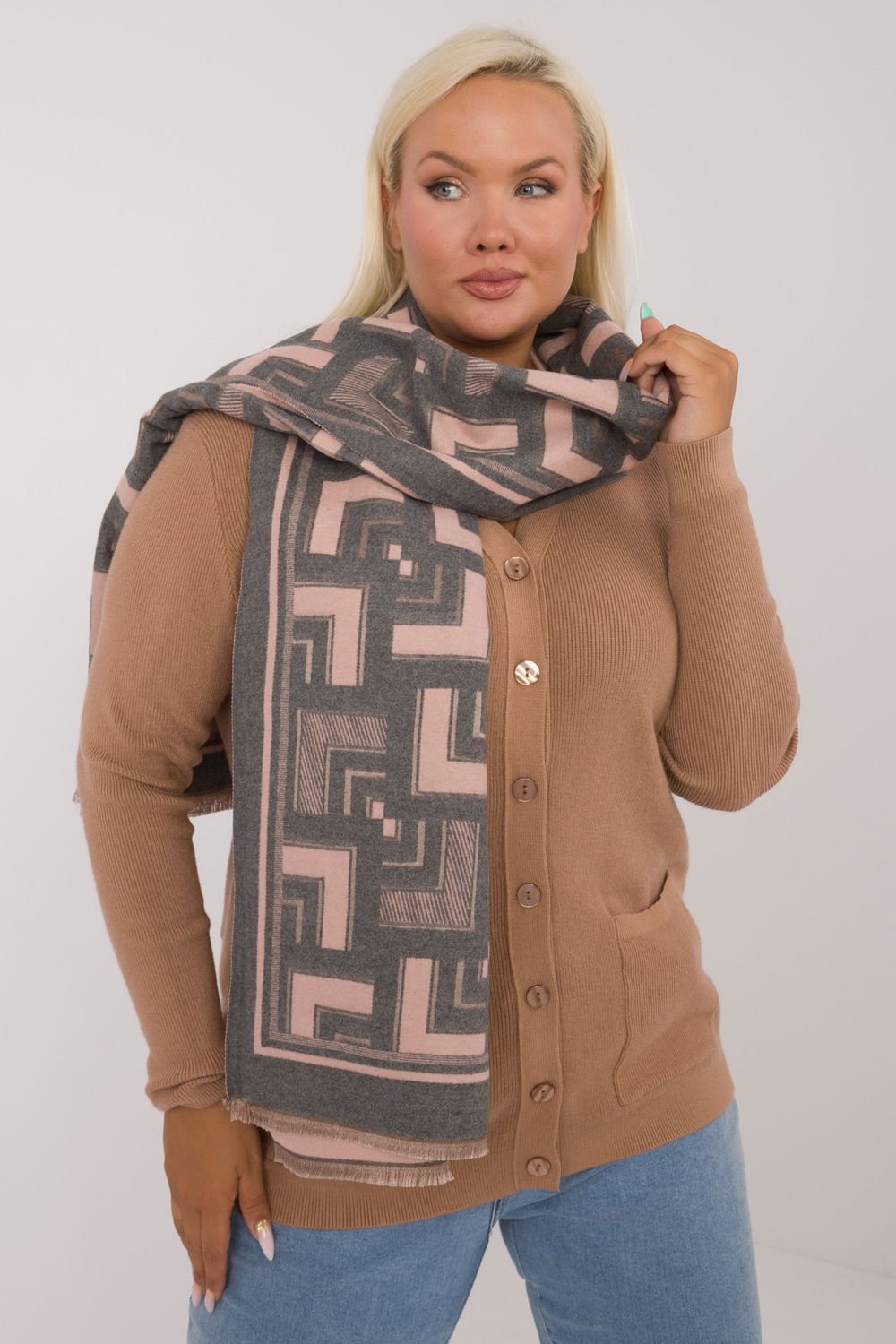 Mantón modelo 200540 AT