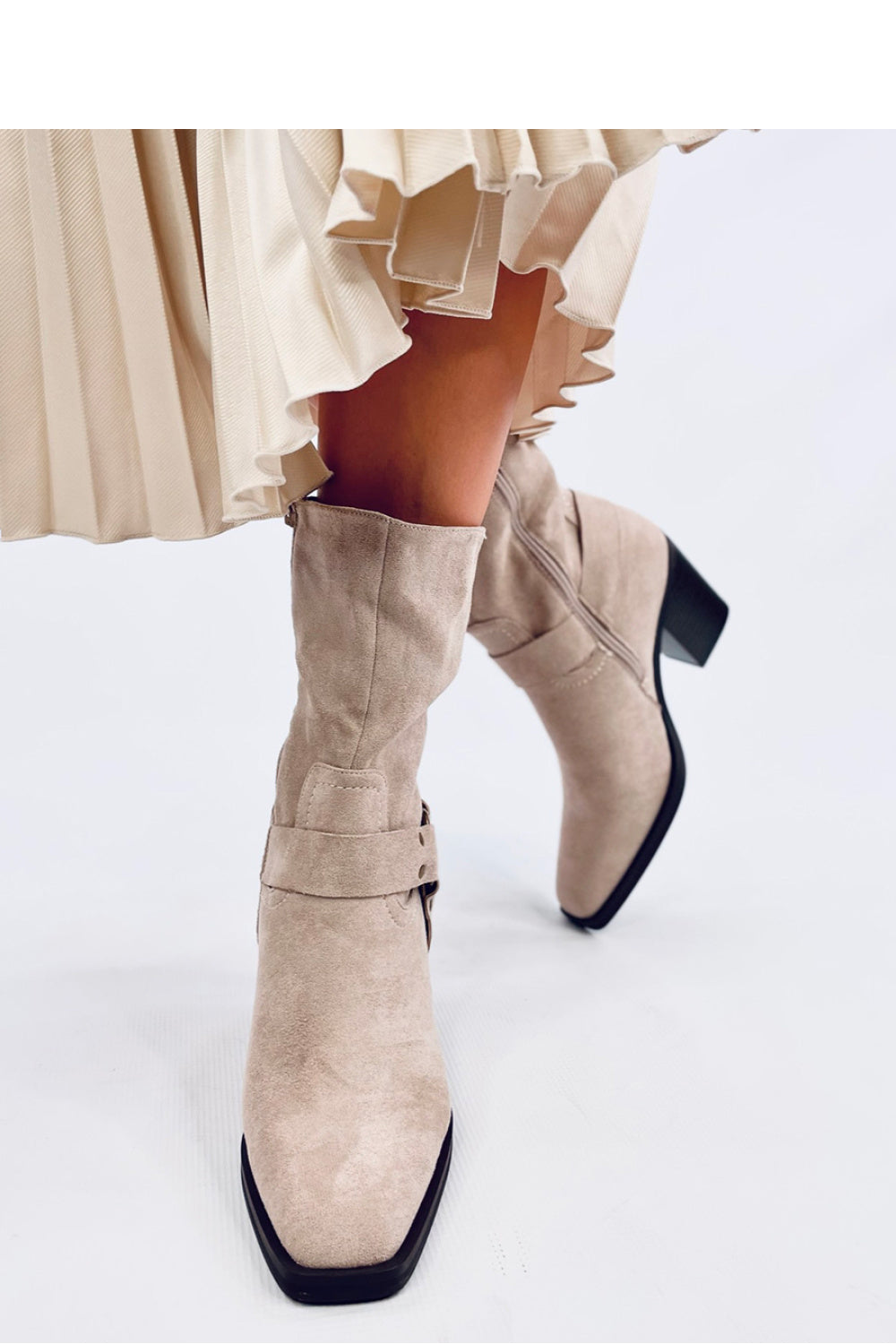 Botas tacón modelo 200623 Inello