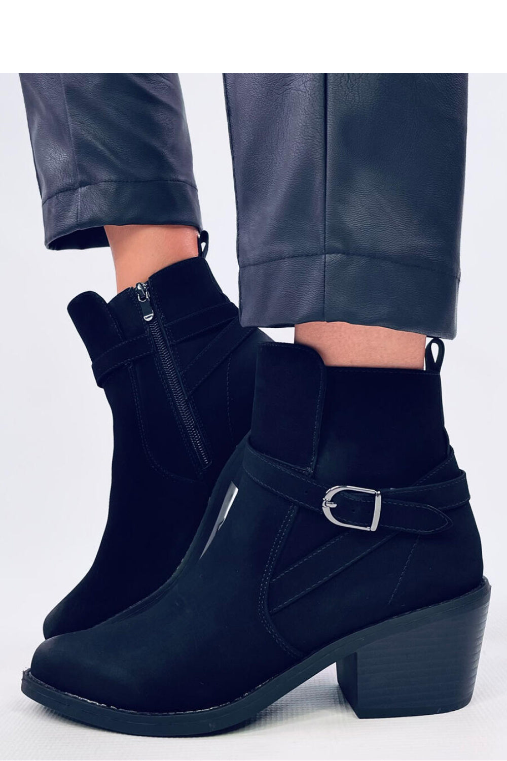 Botas tacón modelo 200632 Inello