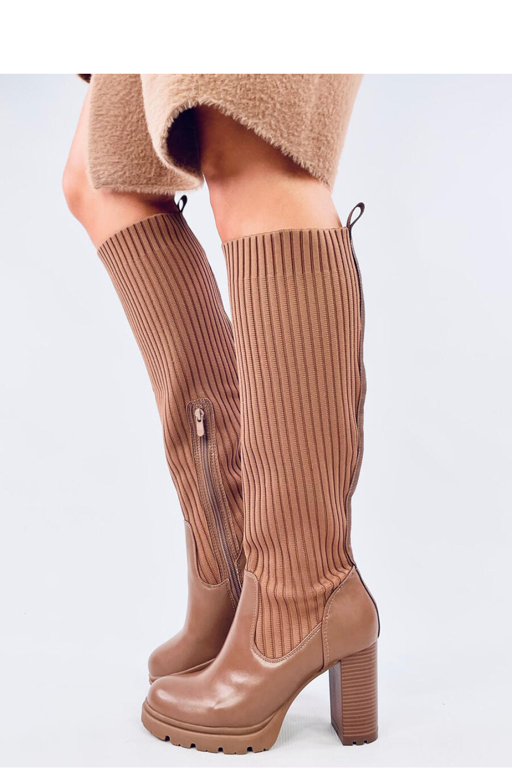 Botas tacón modelo 200633 Inello