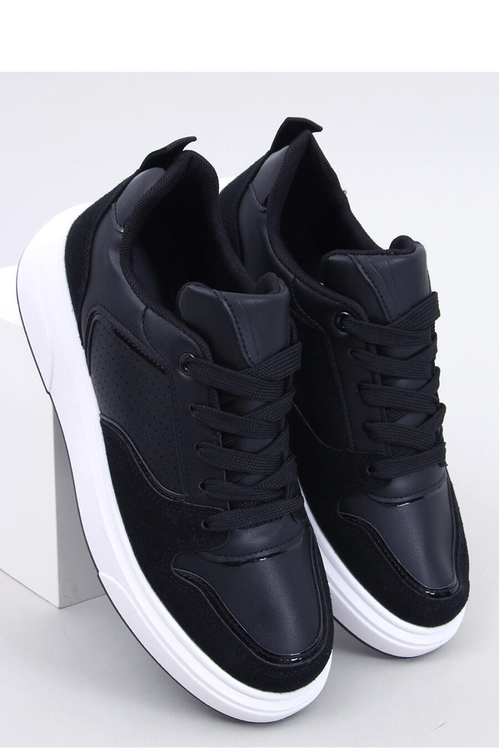 Zapatos deportivos modelo 200747 Inello