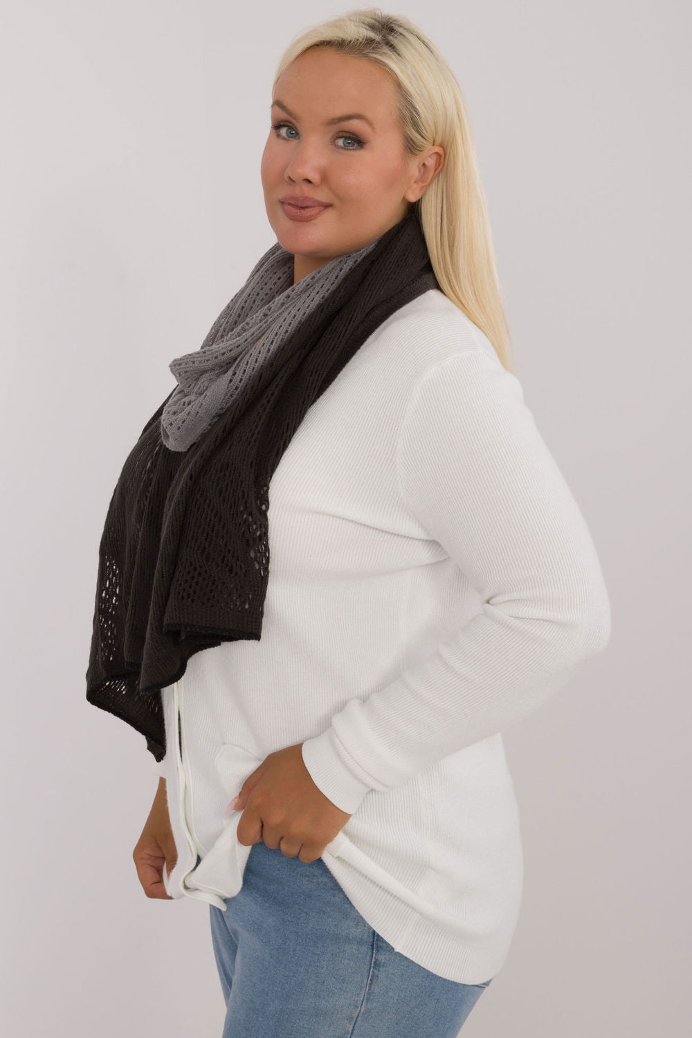 Mantón modelo 200849 AT