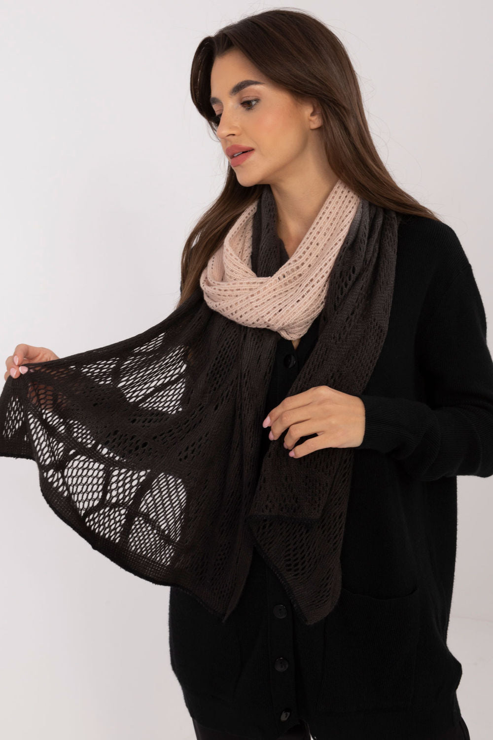 Mantón modelo 200858 AT