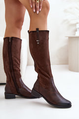 Botas hasta el muslo modelo 201025 Camina con estilo