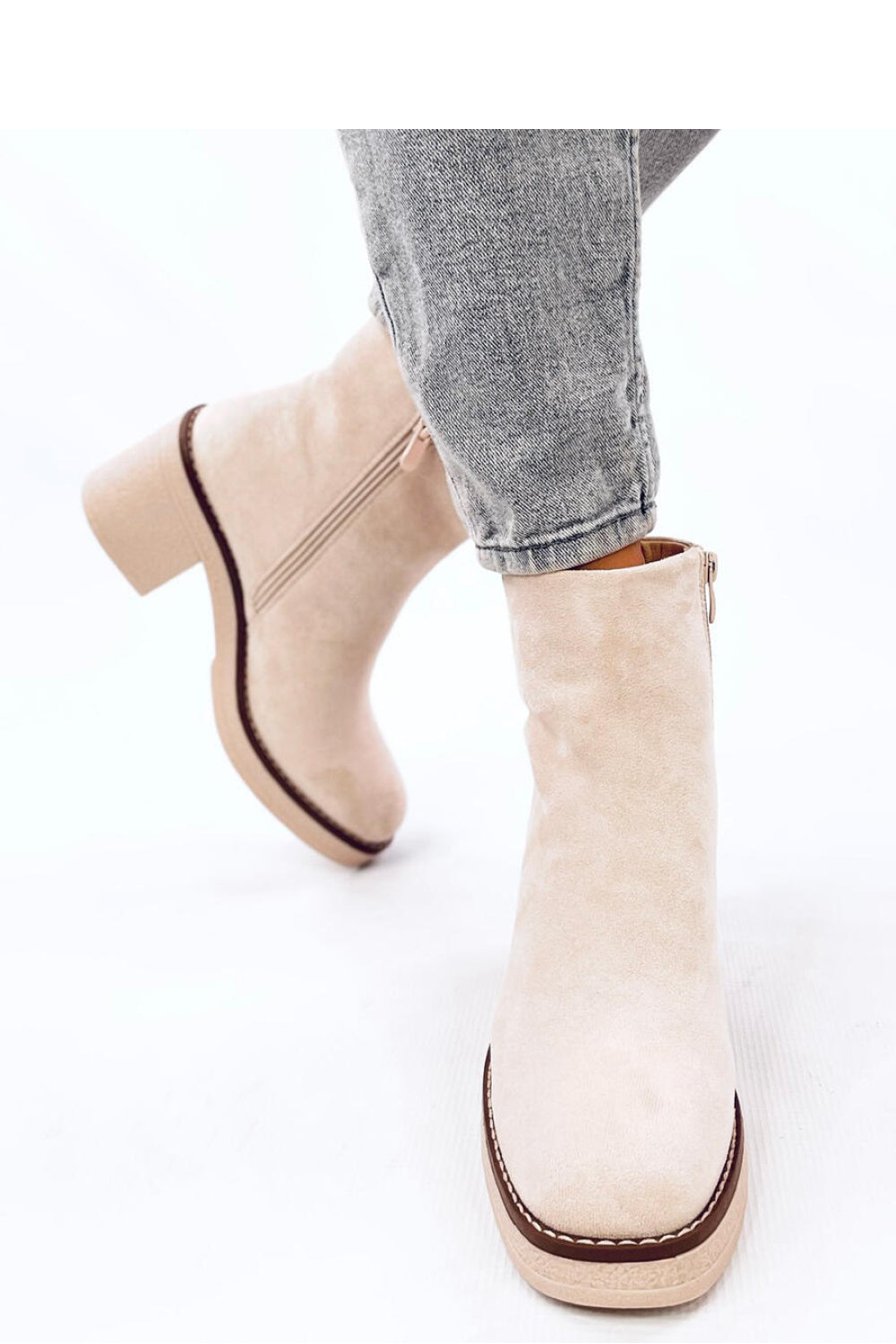 Botas tacón modelo 201374 Inello