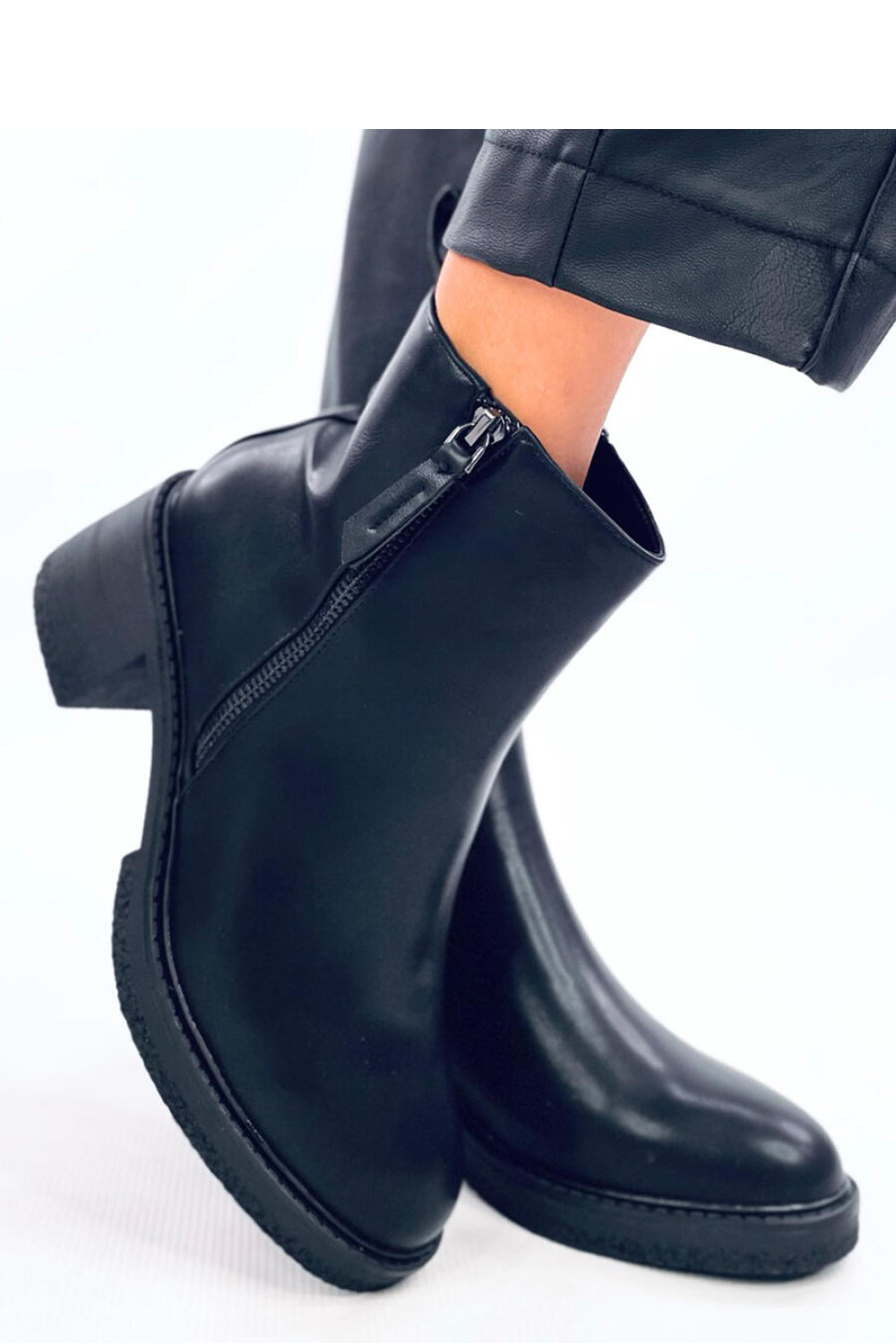 Botas tacón modelo 201399 Inello