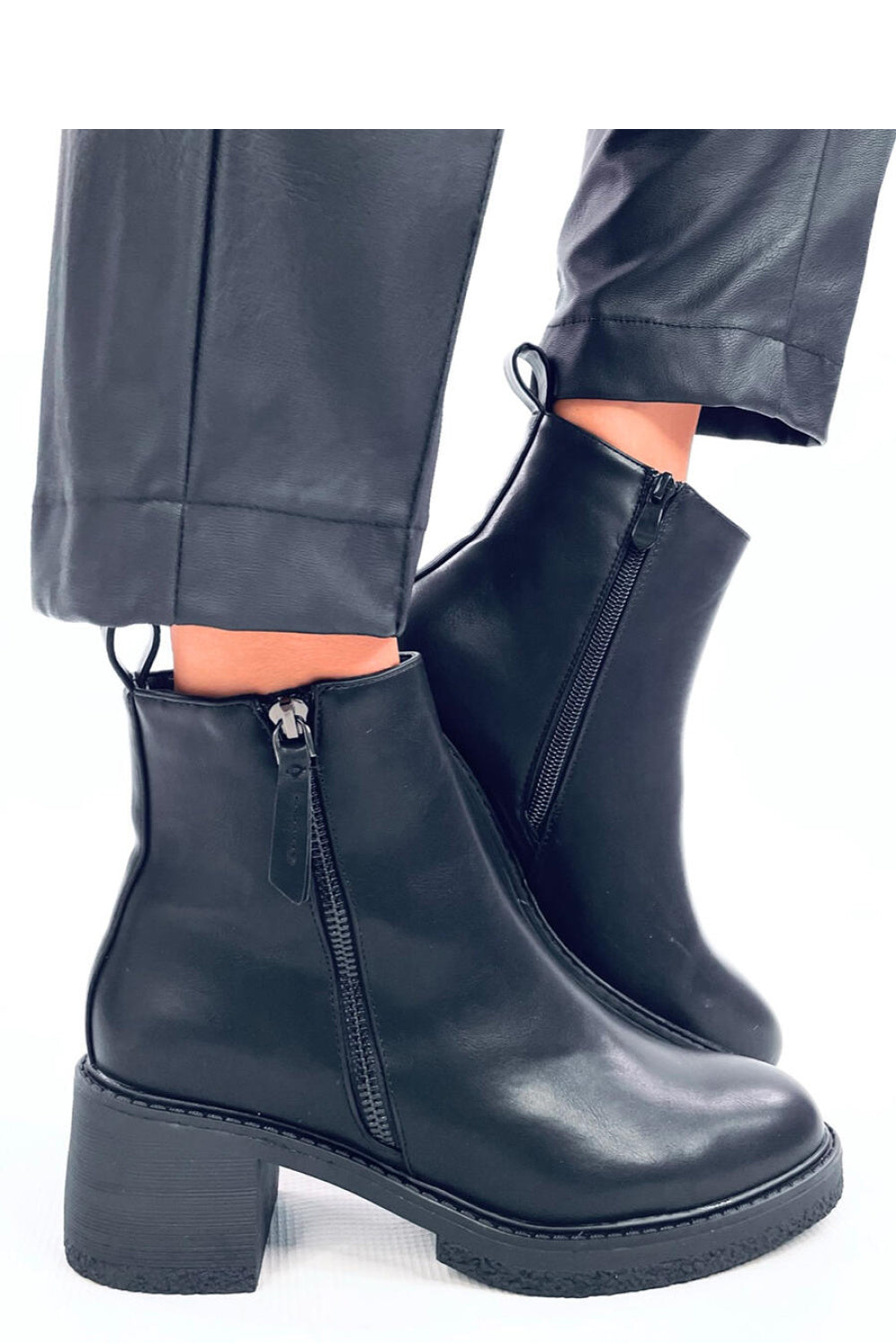 Botas tacón modelo 201399 Inello