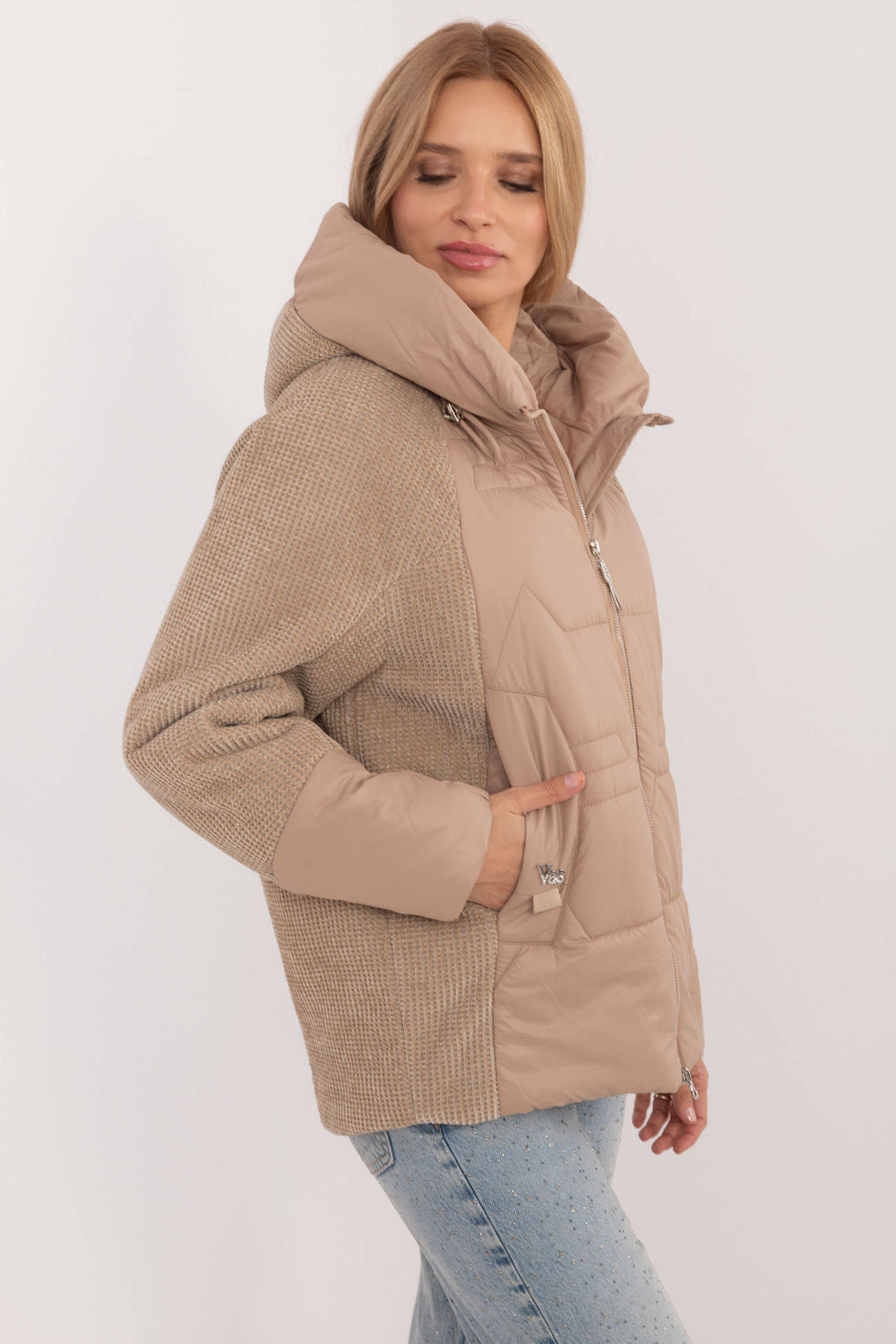 Chaqueta modelo 202246 MBM