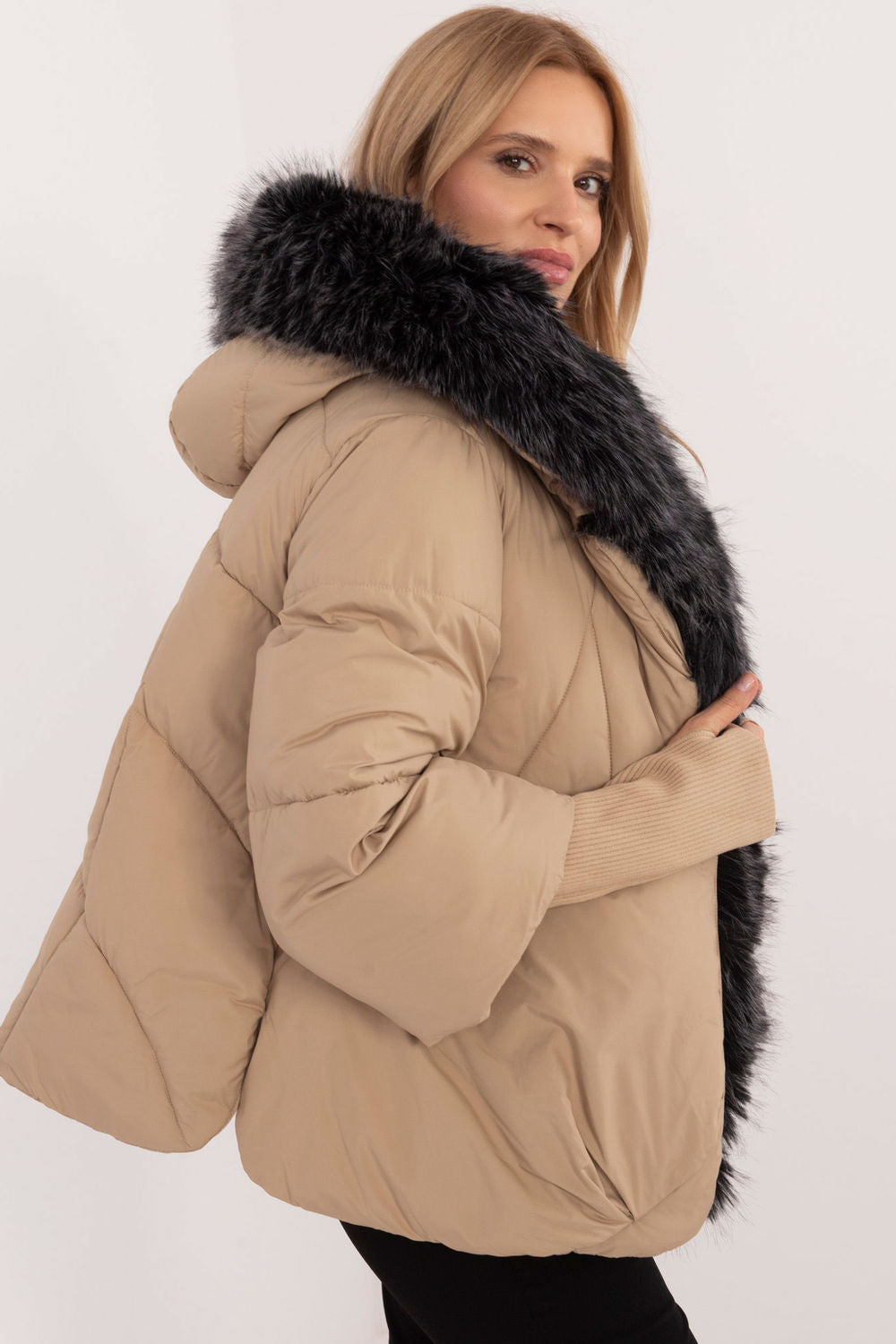 Chaqueta modelo 202247 MBM