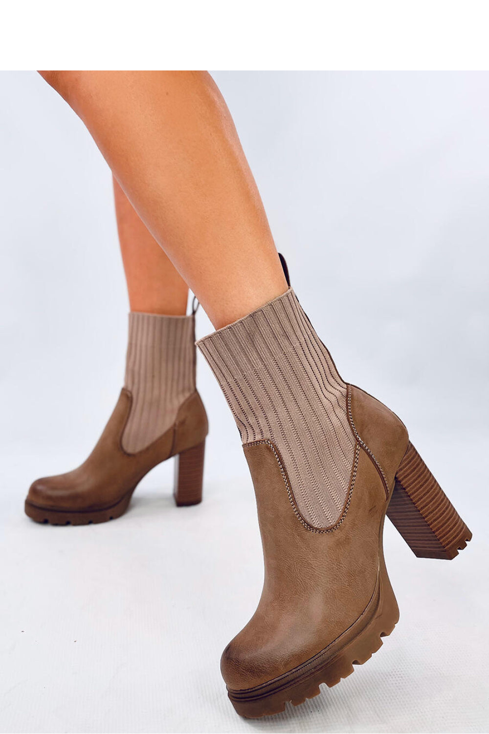 Botas tacón modelo 202344 Inello