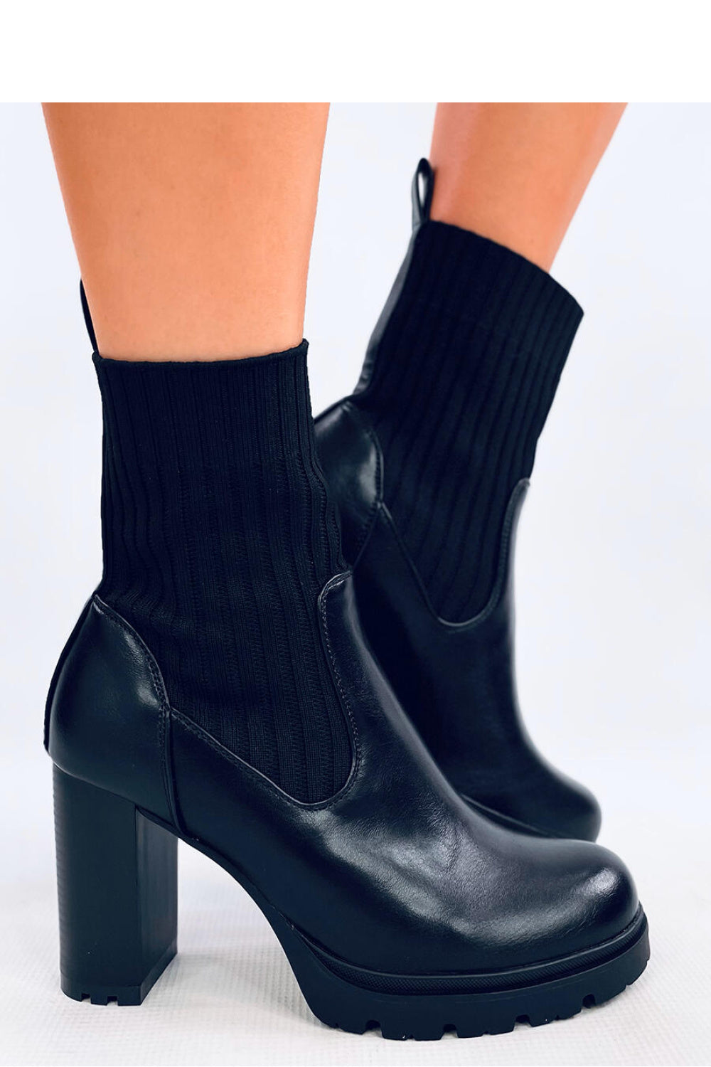 Botas tacón modelo 202345 Inello