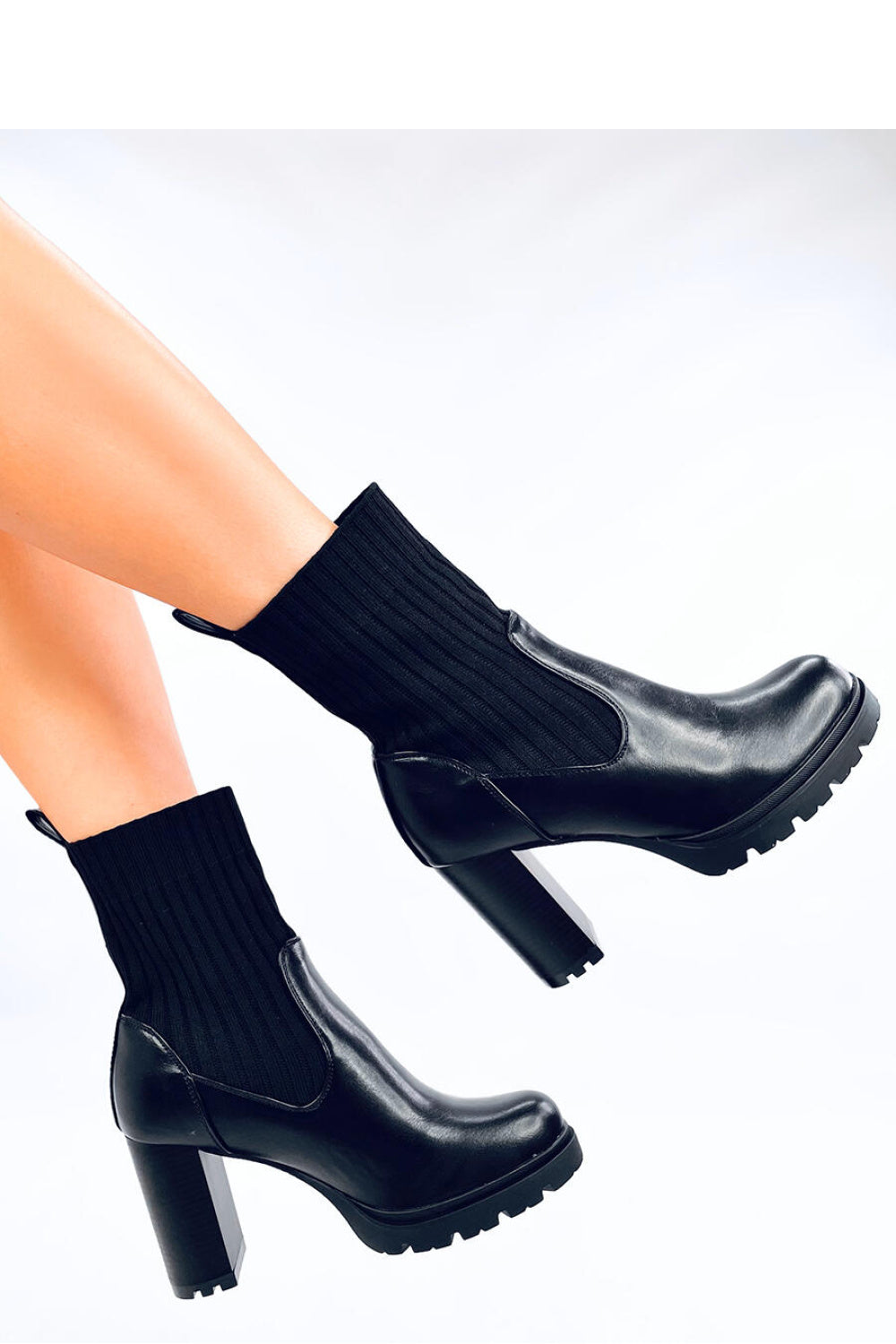 Botas tacón modelo 202345 Inello