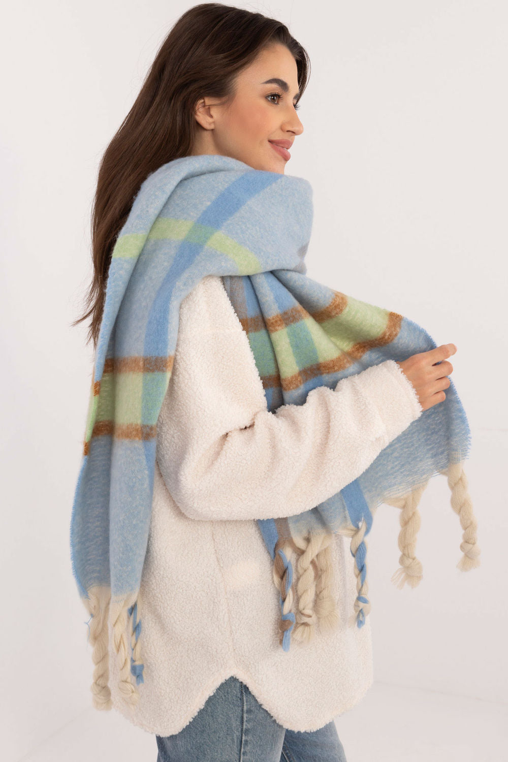Mantón modelo 202569 AT