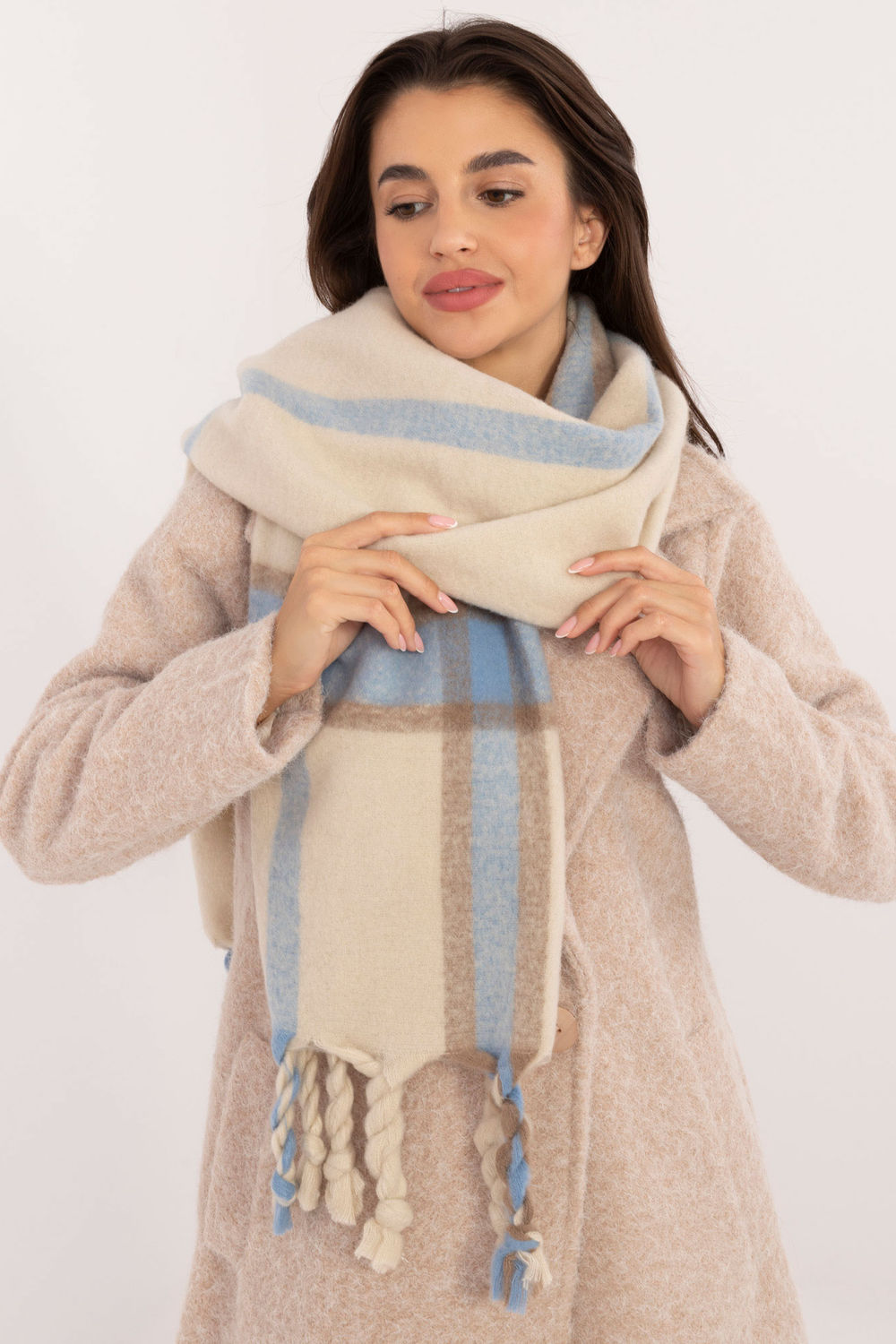 Mantón modelo 202570 AT