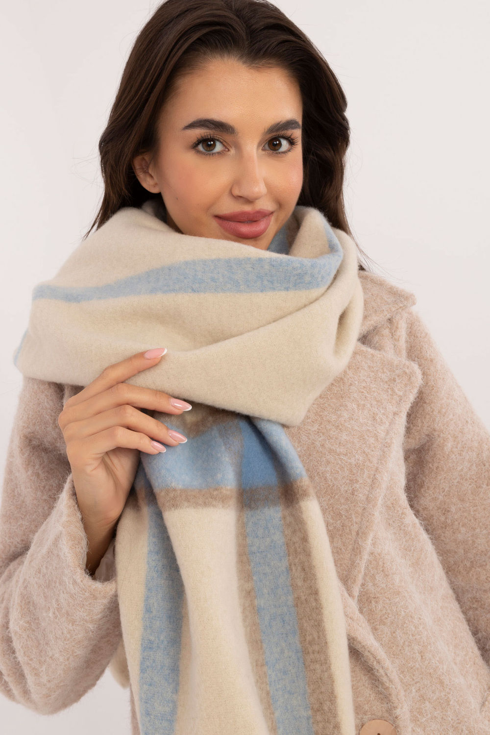 Mantón modelo 202570 AT