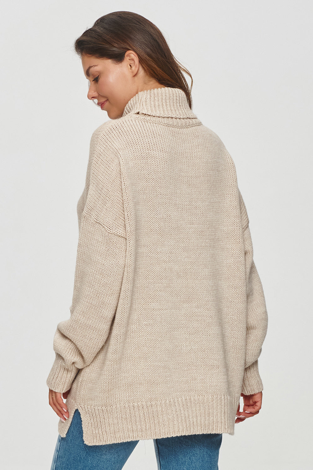 Jersey de cuello alto modelo 202969 Makadamia