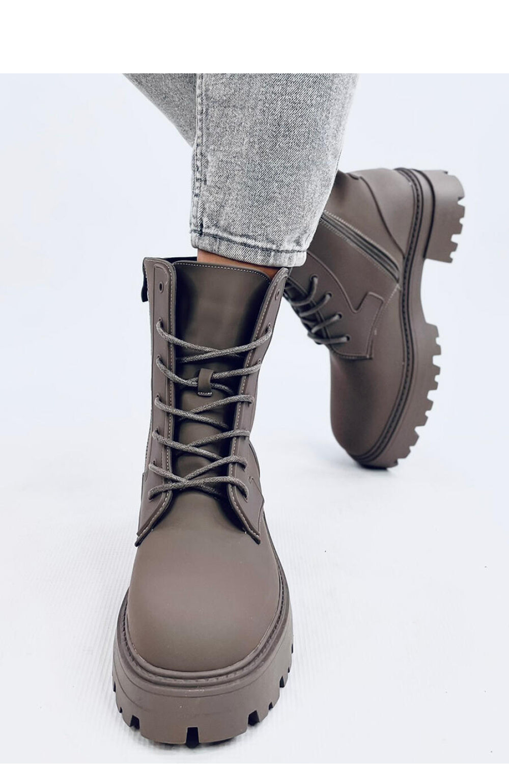 Botas modelo 203040 Inello