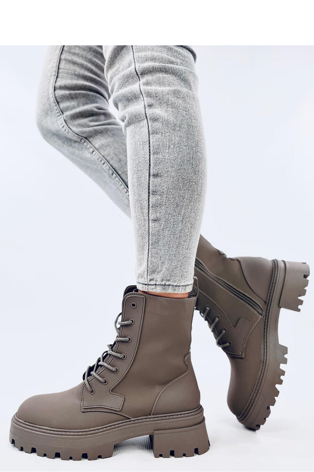 Botas modelo 203040 Inello