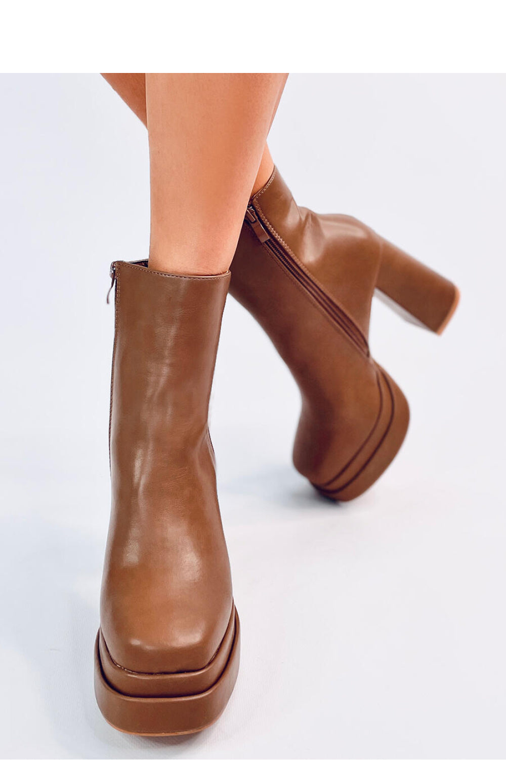 Botas tacón modelo 203100 Inello