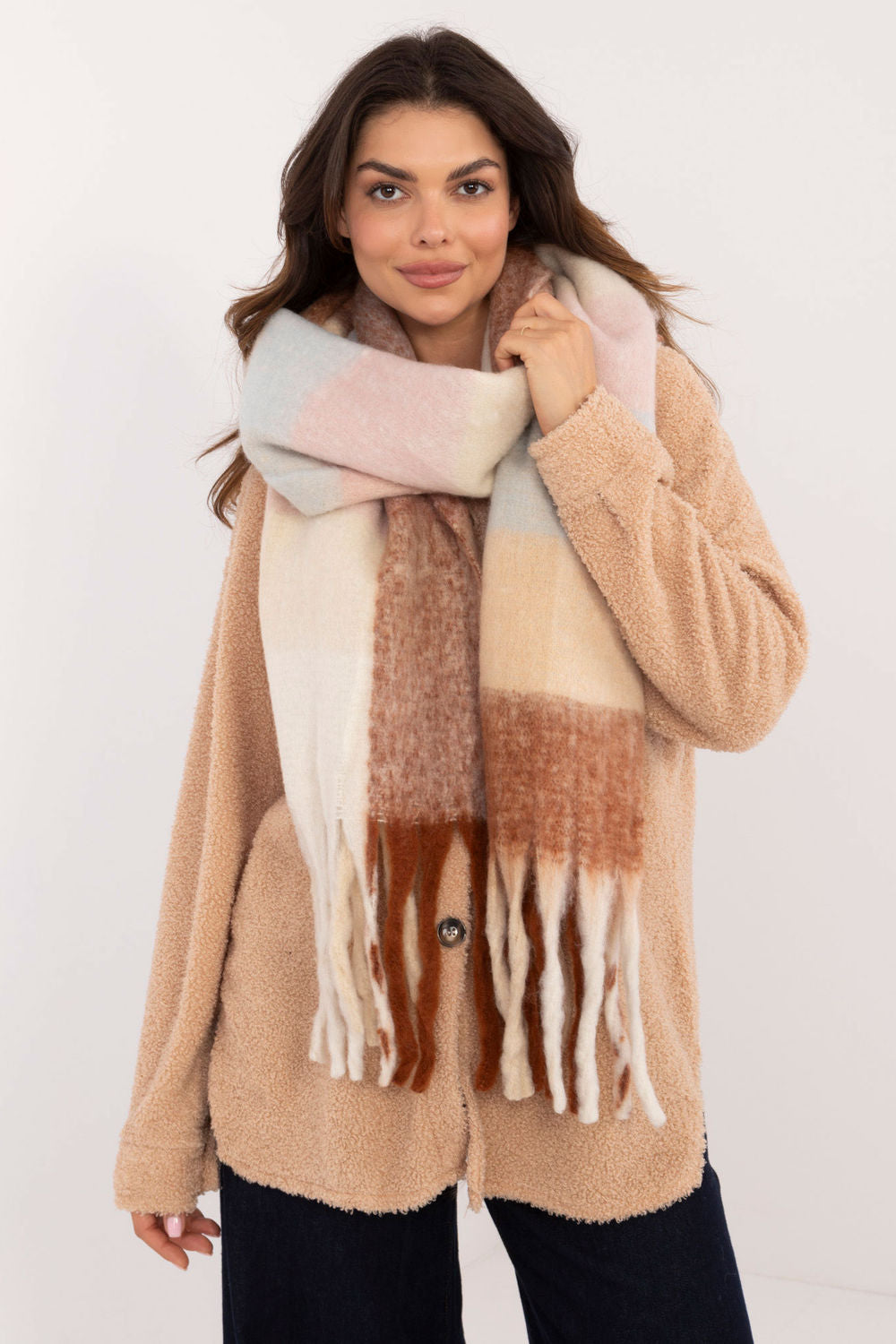 Mantón modelo 203187 AT